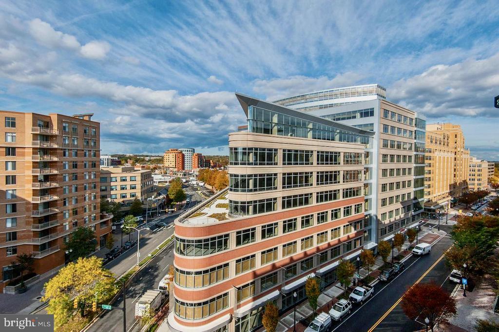 1021 N Garfield St in Arlington, VA - Building Photo