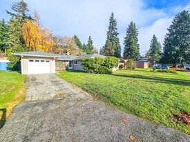 16204 SE 8th St in Bellevue, WA - Building Photo