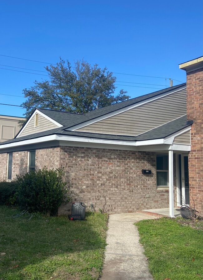 property at 900 Beresford Ct
