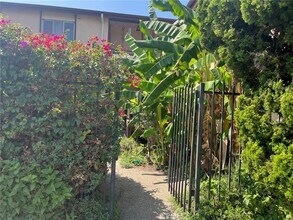 1901 W Martin Luther King Jr Blvd, Unit 9 in Los Angeles, CA - Building Photo - Building Photo