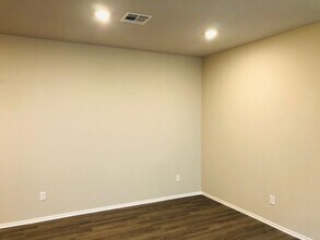 332 Chalk Hill Ct in Edmond, OK - Building Photo - Building Photo