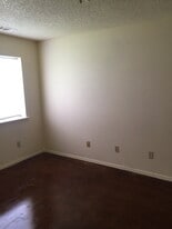 687 Jill St in Bono, AR - Building Photo