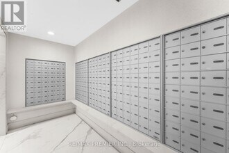 38 Monte Kwinter Ct in Toronto, ON - Building Photo - Building Photo