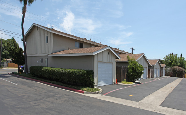 La Mesa Townhouse in La Mesa, CA - Building Photo - Building Photo