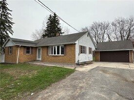 2791 N Forest Rd in Getzville, NY - Building Photo