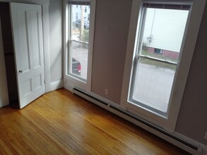 41 Perley St, Unit 41A in Concord, NH - Building Photo - Building Photo