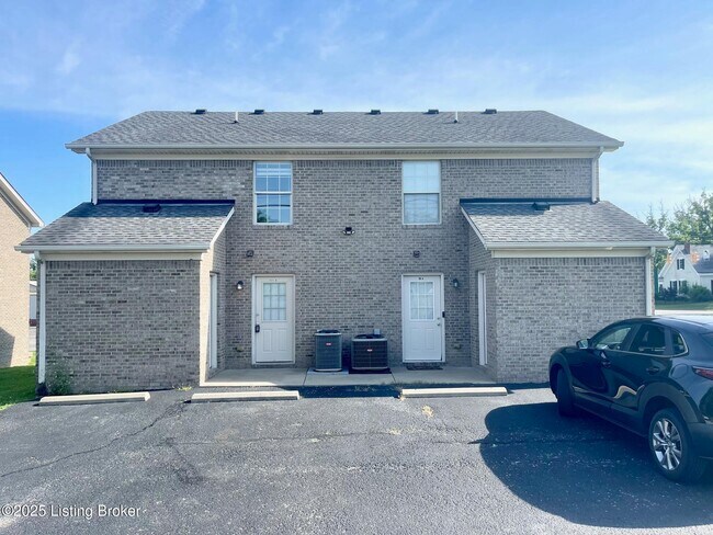7011 US-150 in Floyds Knobs, IN - Building Photo - Building Photo
