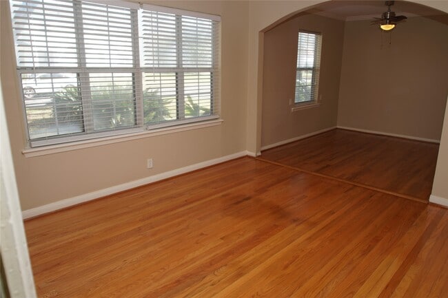 property at 5564 Aspen St