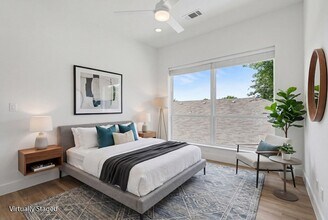 2217 N Fitzhugh Ave, Unit 302 in Dallas, TX - Building Photo - Building Photo