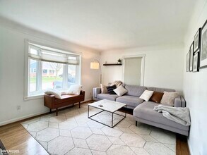 421 N Edgeworth Ave in Royal Oak, MI - Building Photo - Building Photo