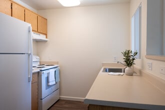 Second Street Senior in Dixon, CA - Building Photo - Interior Photo
