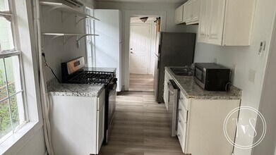 627 W 48th St in Savannah, GA - Building Photo - Building Photo