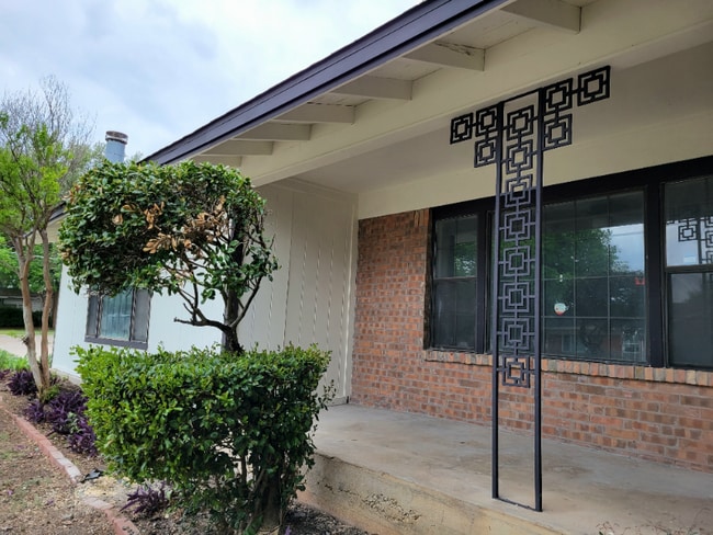 4400 Hodgkins Rd in Lake Worth, TX - Foto de edificio - Building Photo