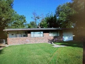 795 Southwell Ln in Florissant, MO - Building Photo