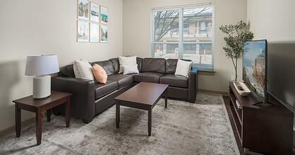 13th & Olive Apartments in Eugene, OR - Foto de edificio - Building Photo