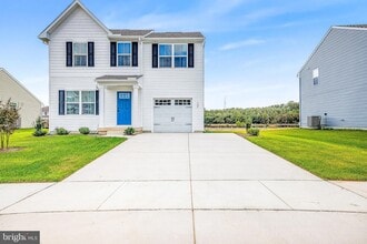 704 Four Seasons Ct in Seaford, DE - Building Photo - Building Photo