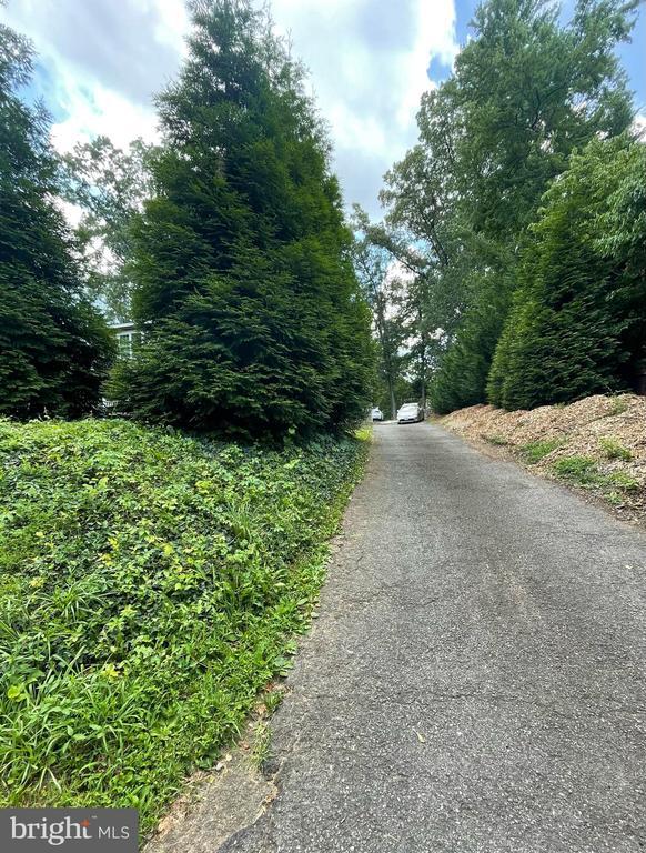 4038 Guinea Rd in Fairfax, VA - Building Photo - Building Photo