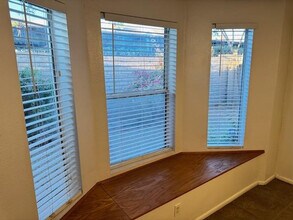 5126 E Monte Vista Rd in Phoenix, AZ - Building Photo - Building Photo