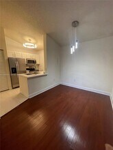 2851 N Oakland Forest Dr, Unit 305 in Oakland Park, FL - Building Photo - Building Photo