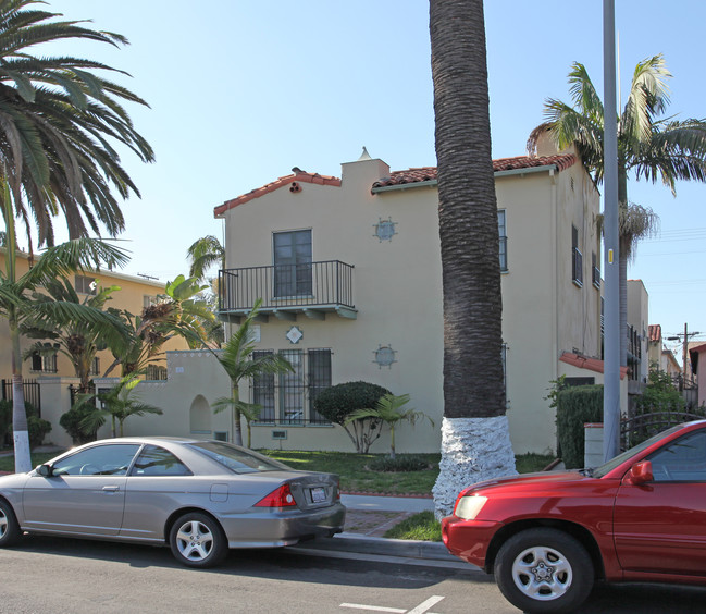 7125 Stafford Ave in Huntington Park, CA - Foto de edificio - Building Photo