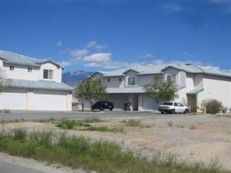 621 San Lorenzo St in Pahrump, NV - Foto de edificio