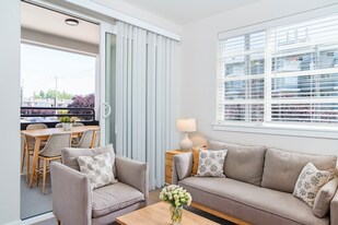 Flamingo Apartments in Tacoma, WA - Building Photo