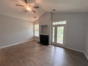 3010 Winston Dr, Unit #81 in Burlington, NC - Building Photo - Building Photo