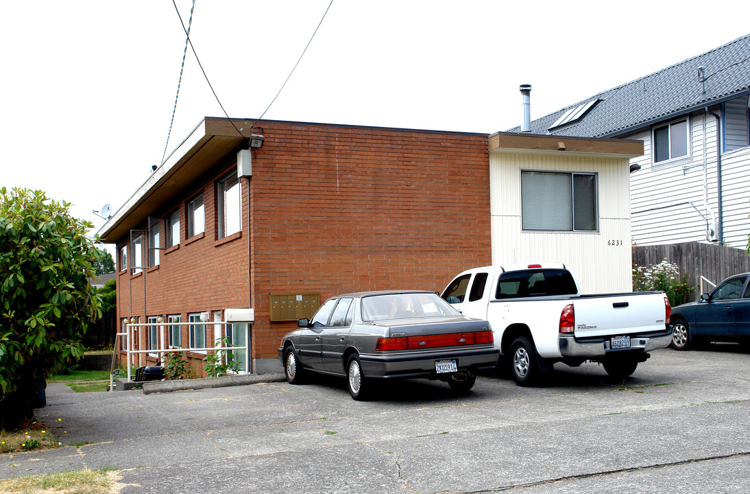 6231 5th Ave NW in Seattle, WA - Foto de edificio