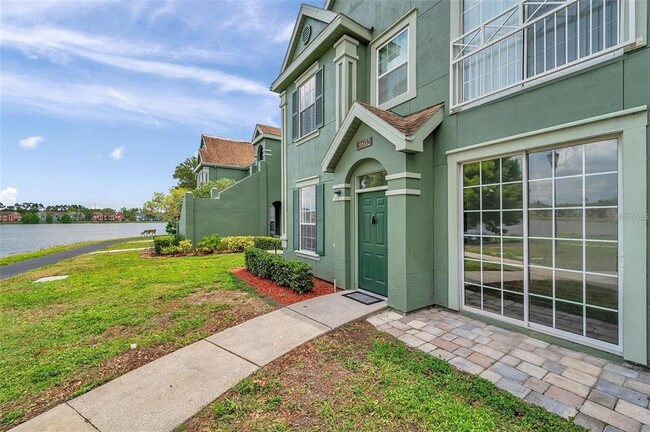 9602 Lake Chase Island Way in Tampa, FL - Building Photo - Building Photo