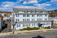 39 Park St in Thomaston, CT - Foto de edificio - Building Photo