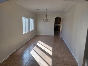 3205 Outrider Ct in North Las Vegas, NV - Foto de edificio - Building Photo