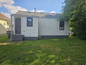 4537 Laurel Dr in Dayton, OH - Foto de edificio - Building Photo