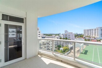 4201 Collins Ave in Miami Beach, FL - Building Photo - Building Photo