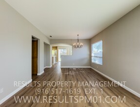 3200 Corniche Ln in Roseville, CA - Building Photo - Building Photo