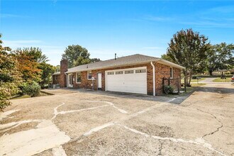 208 General Forrest Dr in Springfield, TN - Building Photo - Building Photo