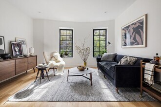 245 E 78th St in New York, NY - Building Photo - Building Photo