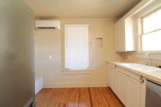 3102 E De Soto St in Pensacola, FL - Building Photo - Building Photo