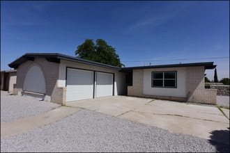 10169 Dunbarton Dr in El Paso, TX - Building Photo - Building Photo