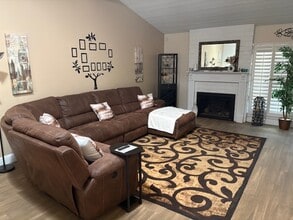 5072 N Wishon Ave, Unit C in Fresno, CA - Building Photo - Building Photo