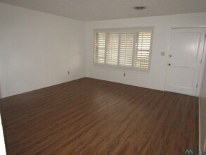 1806 W Ray Ave in Artesia, NM - Building Photo - Building Photo
