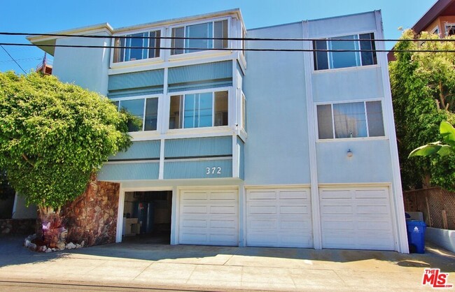 372 Pershing Dr