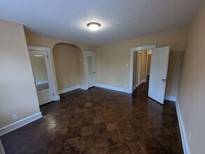 5627 N 16th St in Philadelphia, PA - Building Photo - Building Photo