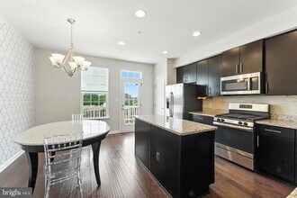 1111 Trenton Pl SE in Washington, DC - Building Photo - Building Photo