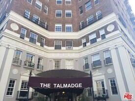 3278 Wilshire Blvd, Unit 23 in Los Angeles, CA - Building Photo