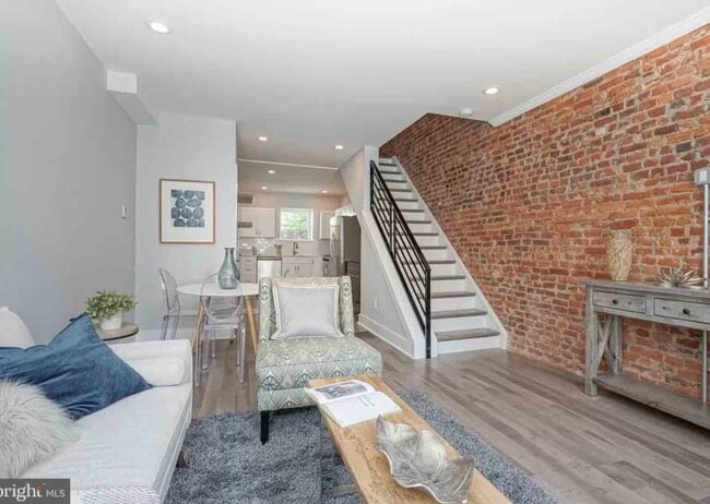 property at 1917 Pierce St