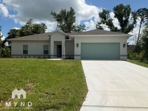 2690 Shabonne Ln in North Port, FL - Building Photo - Building Photo