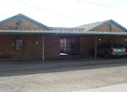 910 W Cherokee Ave in Pharr, TX - Foto de edificio - Building Photo