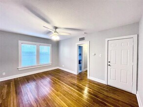 629 E 11th St in Houston, TX - Building Photo - Building Photo