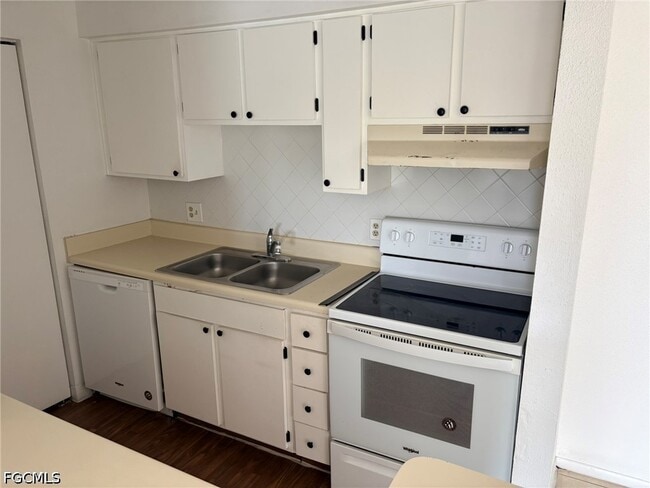 property at 2855 Winkler Ave