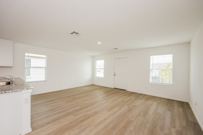 4125 Waterfall Cv in San Antonio, TX - Building Photo - Building Photo